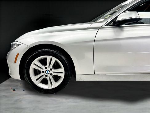 Used 2017 BMW 330i xDrive Sedan AWD/4WD image 37