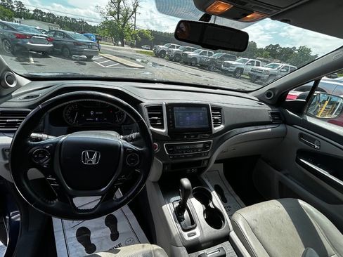 Used 2017 Honda Ridgeline RTL-T image 9