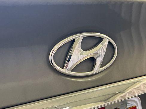 Used 2013 Hyundai Sonata SE w/ Navigation & Sunroof Pkg FWD image 16