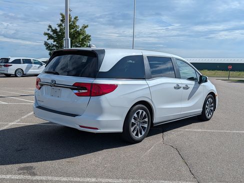 Used 2023 Honda Odyssey EX-L image 4