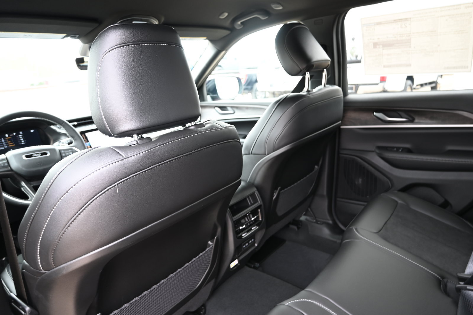 New 2026 Jeep Grand Cherokee Altitude AWD/4WD image 19