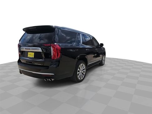 Used 2022 GMC Yukon Denali w/ Denali Premium Package AWD/4WD image 8