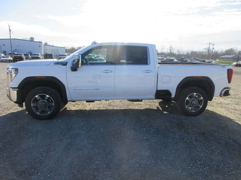 New 2026 GMC Sierra 2500 SLT image 9