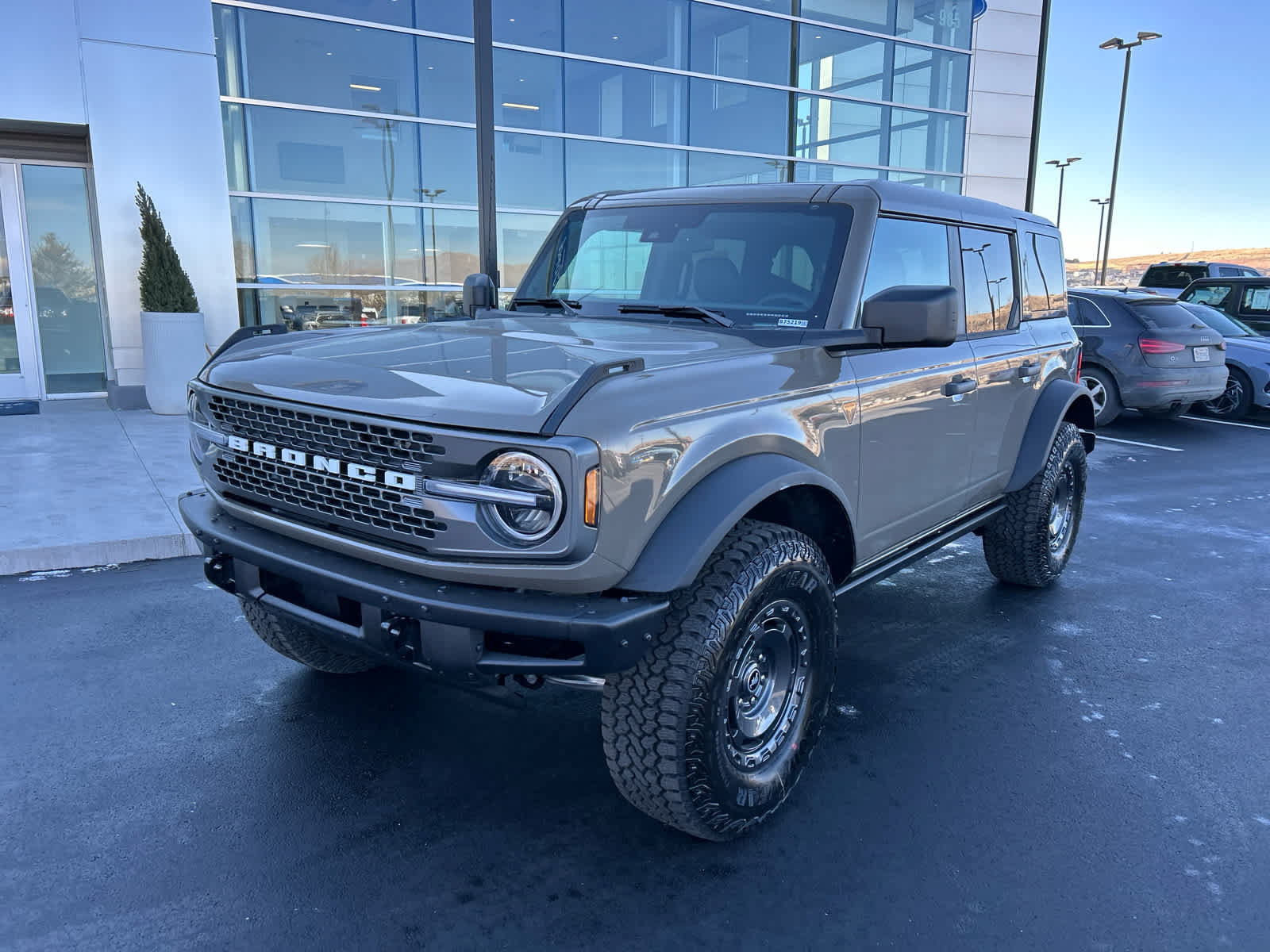 Used 2025 Ford Bronco Badlands w/ Sasquatch Package AWD/4WD image 2