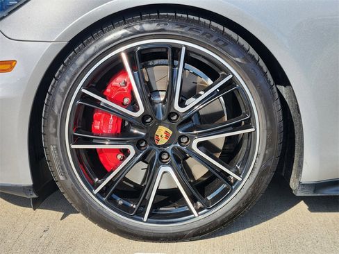 Used 2020 Porsche Panamera GTS image 10