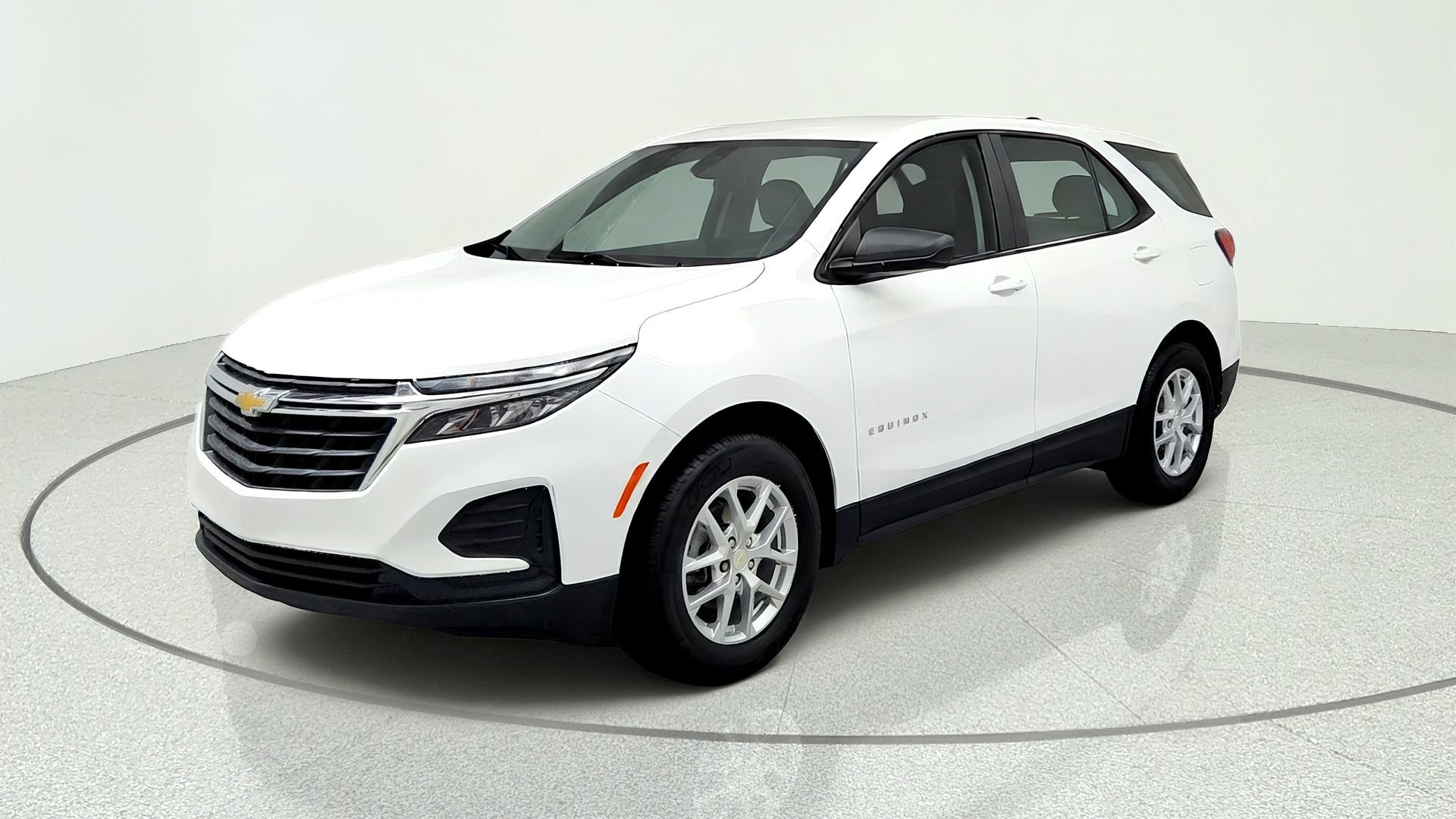 Certified 2024 Chevrolet Equinox LS w/ Driver Confidence II Package FWD image 1