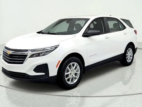 Used 2024 Chevrolet Equinox LS w/ Driver Confidence II Package FWD image 1