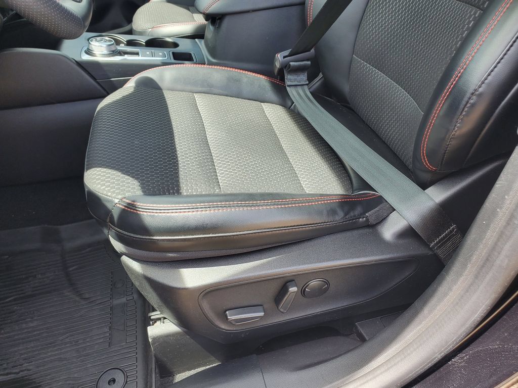 Used 2023 Ford Escape ST-Line w/ Tech Pack #1 AWD/4WD image 15