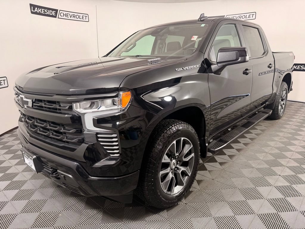 Used 2024 Chevrolet Silverado 1500 RST AWD/4WD image 2