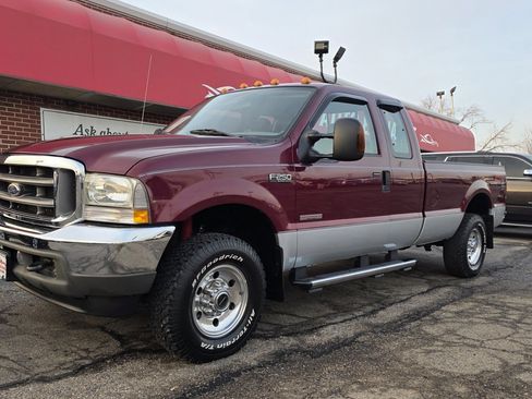 Used 2004 Ford F250 Lariat image 2