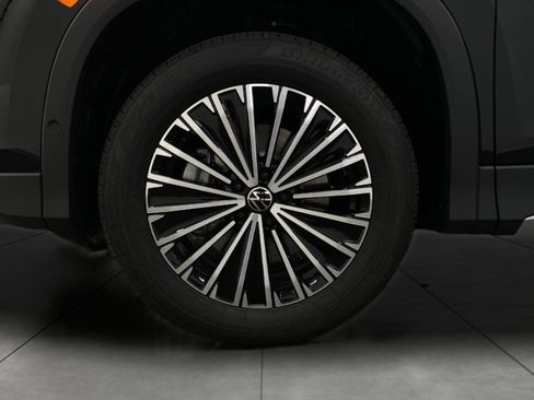 New 2025 Volkswagen Tiguan S image 11