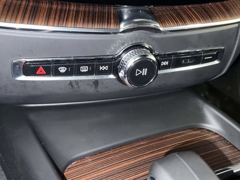 Used 2025 Volvo XC60 B5 Plus AWD/4WD image 25