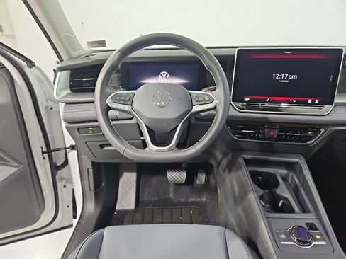 New 2026 Volkswagen Tiguan SE AWD/4WD image 13