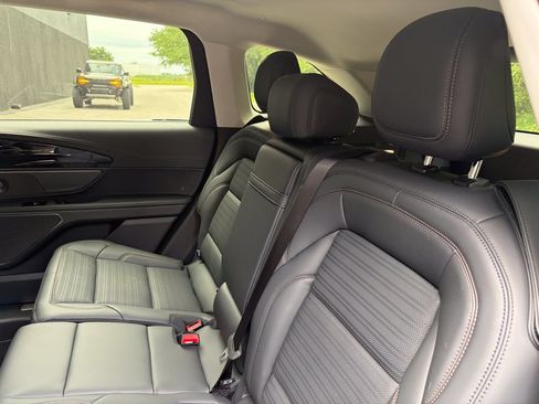 New 2026 Lincoln Nautilus Reserve AWD/4WD image 18