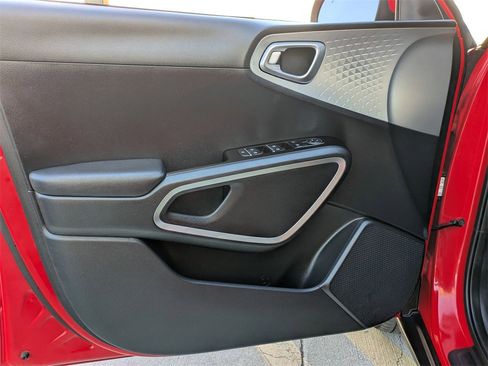 Used 2024 Kia Soul LX w/ Option Group 015 image 11