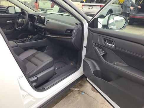 New 2026 Nissan Rogue SV w/ SV Premium Package image 24