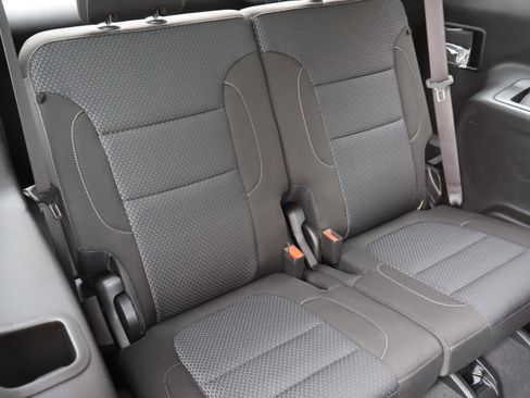 Certified 2023 GMC Acadia SLE w/ Driver Convenience Package image 37