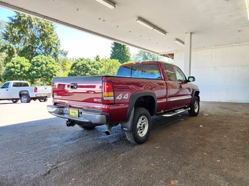 Used 2007 GMC Sierra 2500 SLE w/ Onstar Plus Package AWD/4WD image 3