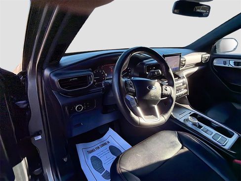 Used 2023 Ford Explorer ST-Line w/ Class IV Trailer Tow Package image 11