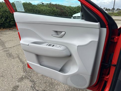 Used 2025 Hyundai Kona SEL image 20