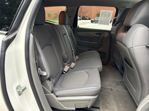 Used 2015 Chevrolet Traverse LT FWD image 27
