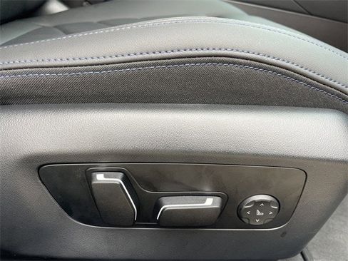 Used 2024 BMW 530i w/ M Sport Package image 28