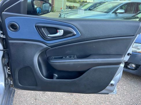 Used 2015 Chrysler 200 S image 19