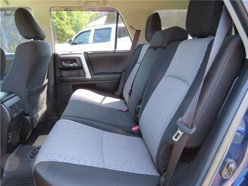 Used 2019 Toyota 4Runner SR5 AWD/4WD image 4