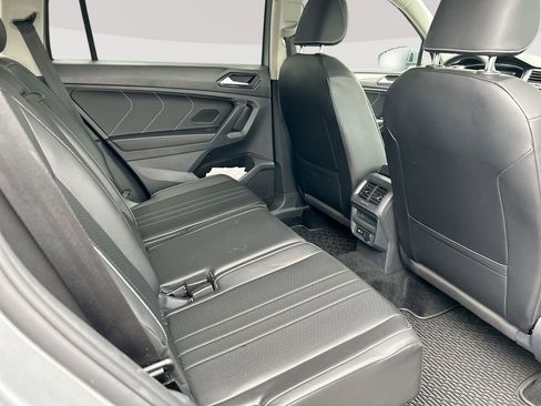 Used 2022 Volkswagen Tiguan SE AWD/4WD image 29