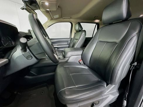 Certified 2022 Ford Expedition XLT image 12