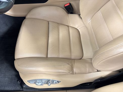 Certified 2022 Porsche Macan image 14