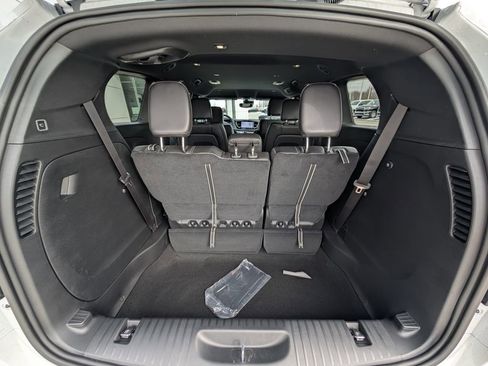 New 2026 Chrysler Pacifica Select w/ S Appearance Package image 12