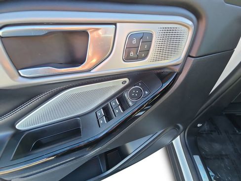 Used 2022 Ford Explorer Platinum w/ Equipment Group 601A image 23