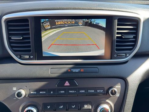 Used 2022 Kia Sportage LX image 20