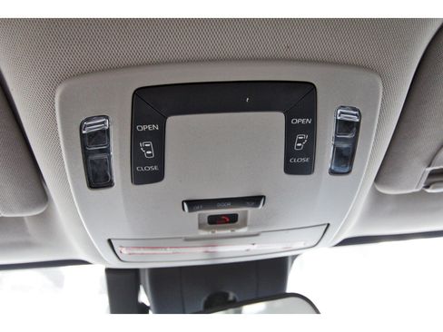 Used 2022 Toyota Sienna LE FWD image 26