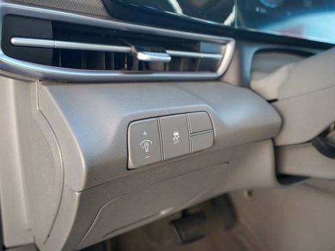 Used 2024 Hyundai Elantra SEL image 17