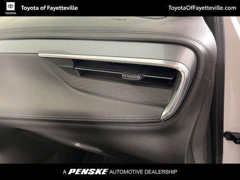 Used 2024 Buick Encore GX Avenir w/ Avenir Technology Package image 10