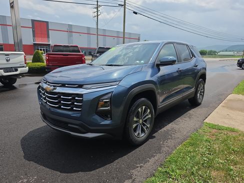 New 2026 Chevrolet Equinox LT w/ Convenience Package II AWD/4WD image 8