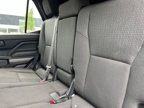Used 2025 Toyota 4Runner SR5 AWD/4WD image 28