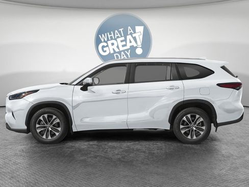 New 2026 Toyota Highlander Platinum AWD/4WD image 6