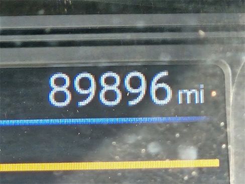 Used 2019 Nissan Titan SV image 29