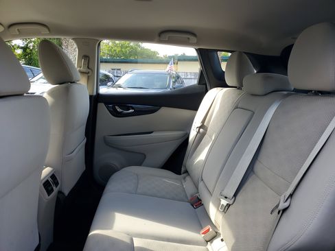 Used 2018 Nissan Rogue Sport SV image 12