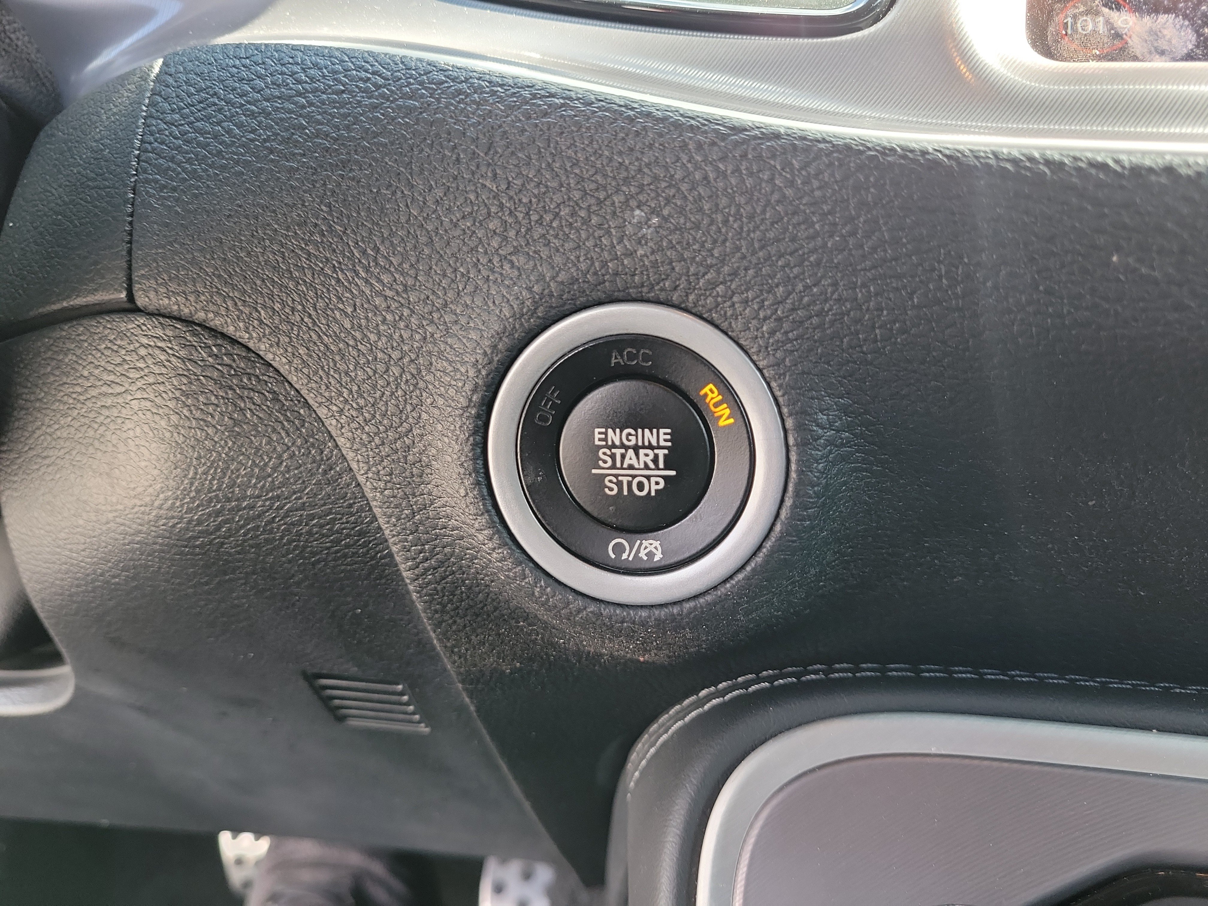 Used 2022 Dodge Challenger R/T RWD image 26
