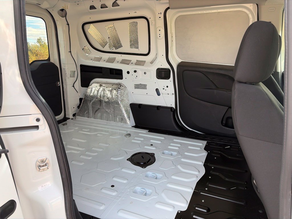 Used 2018 RAM ProMaster City Tradesman SLT w/ Lights & Wheels Group FWD image 15