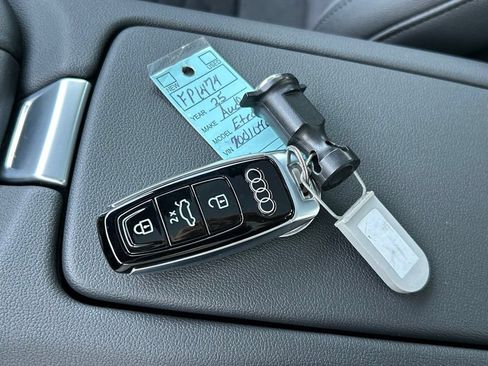 Used 2025 Audi S e-tron GT Premium Plus AWD/4WD image 61