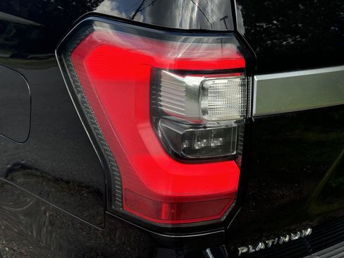 Used 2019 Ford Expedition Max Platinum AWD/4WD image 26