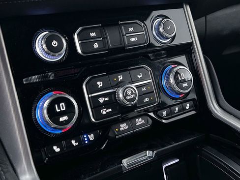 Used 2023 GMC Yukon Denali image 21