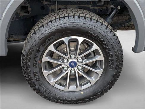 Used 2018 Ford F150 Lariat w/ Equipment Group 502A Luxury AWD/4WD image 30