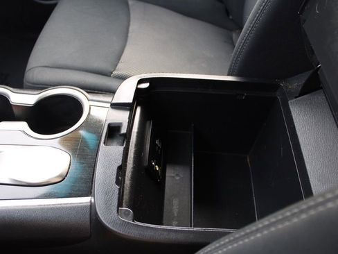 Used 2018 Nissan Pathfinder SV image 39