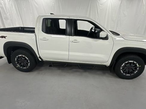 New 2026 Nissan Frontier PRO-4X w/ Pro-4x Convenience Package image 2